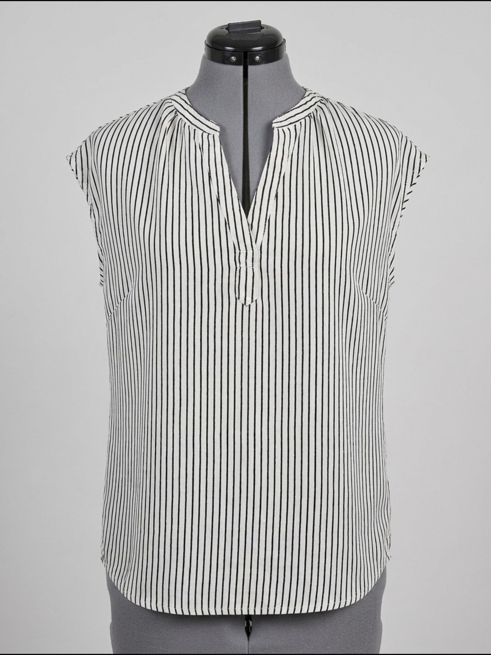 Sleeveless Vertical Stripe Notch-Neck Tank Top - Black/White